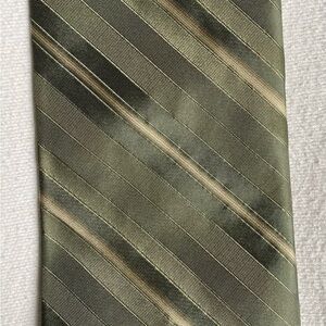 PERRY ELLIS PORTFOLIO Silk Necktie STRIPED green, gold, and cream.
